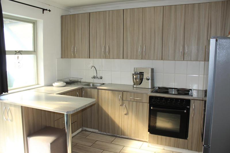 To Let 1 Bedroom Property for Rent in Oostersee Western Cape